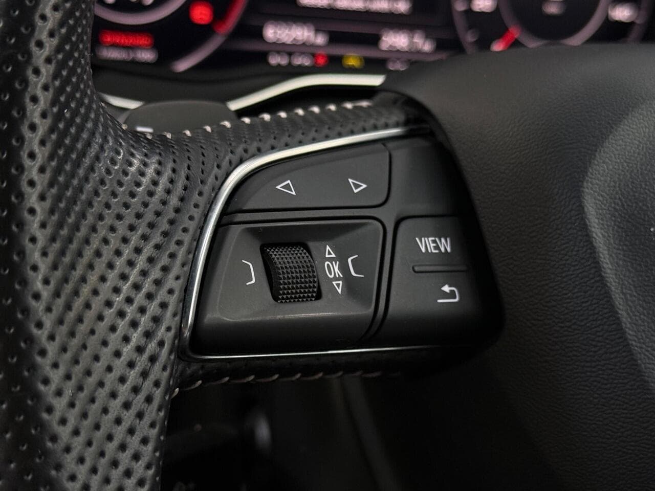 Audi Q5 thumbnail Misc Controls