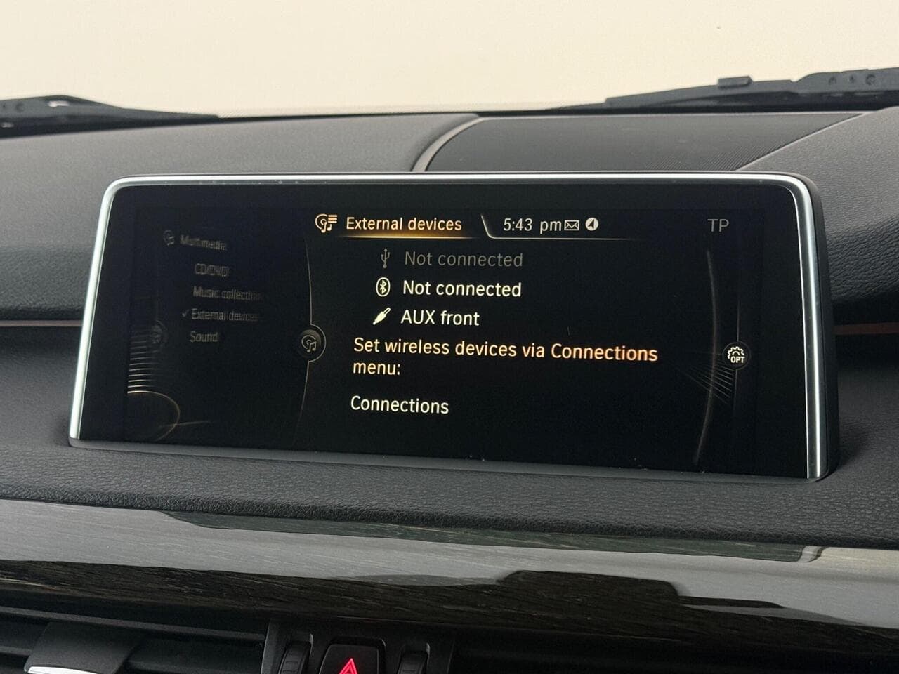 BMW X5 thumbnail Infotainment System
