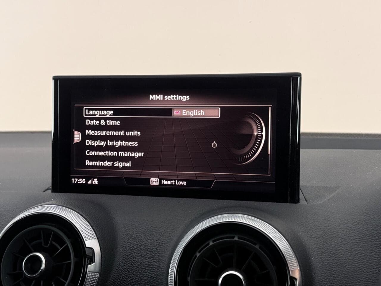 Audi Q2 thumbnail Infotainment System