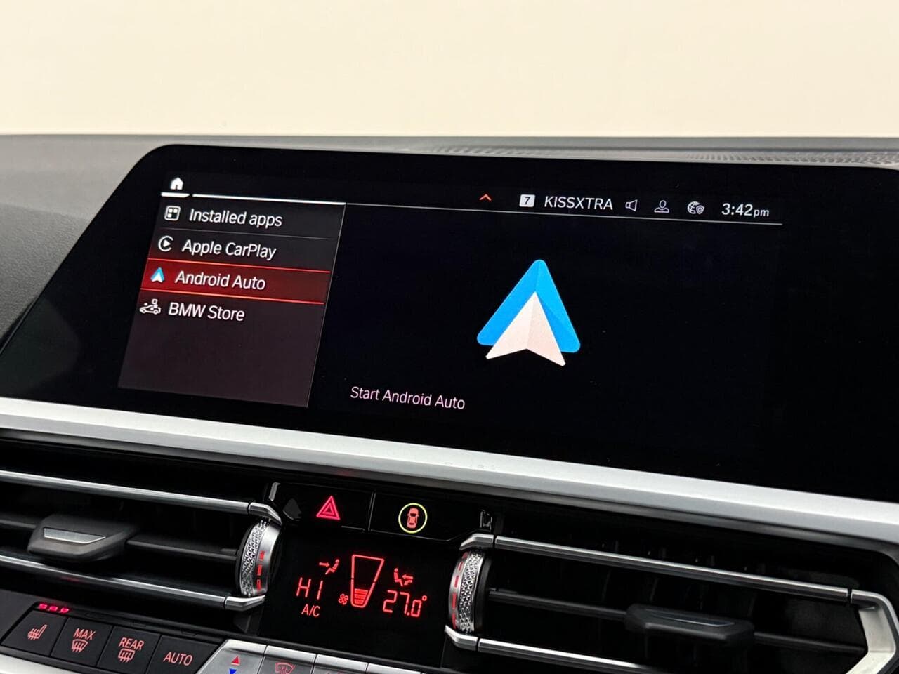 BMW 3 Series thumbnail Infotainment System