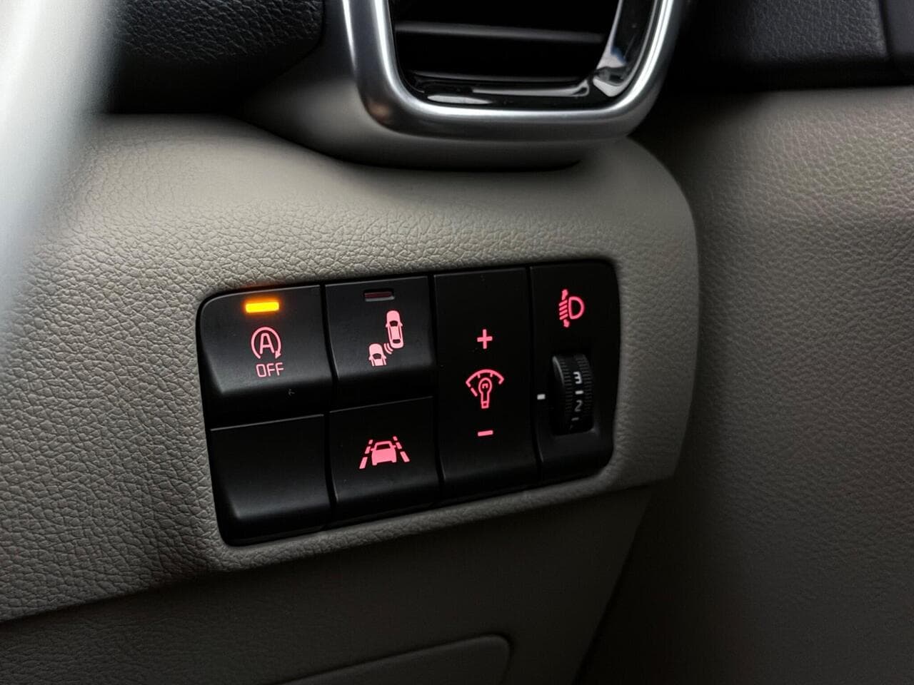 Kia Sportage thumbnail Misc Controls