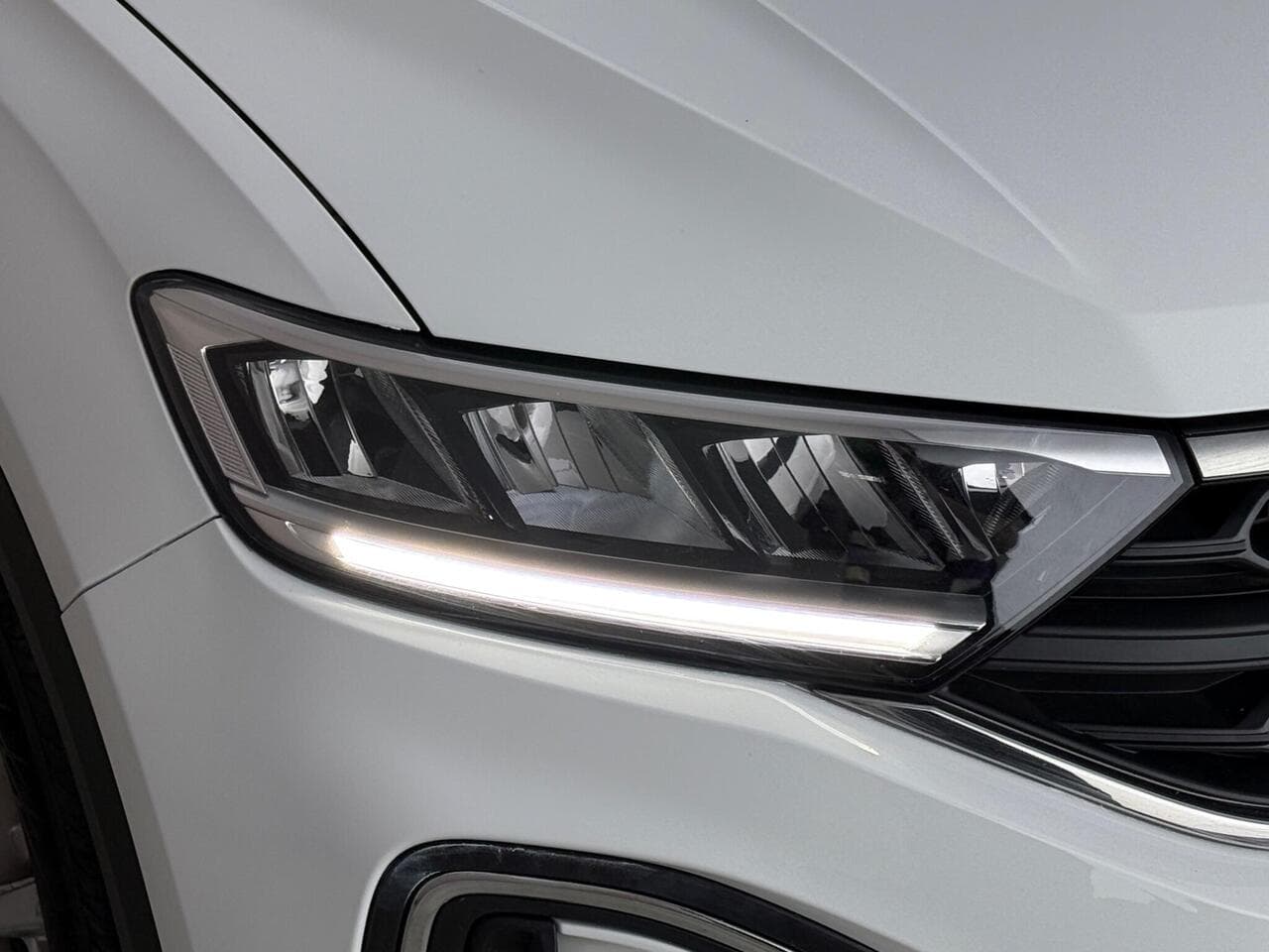 Volkswagen T-Roc thumbnail Lights Front