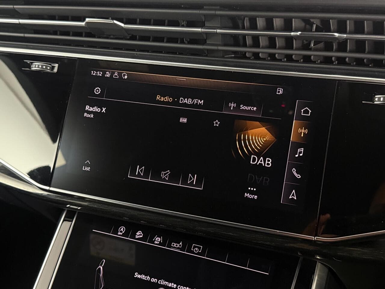 Audi Q8 thumbnail Infotainment System
