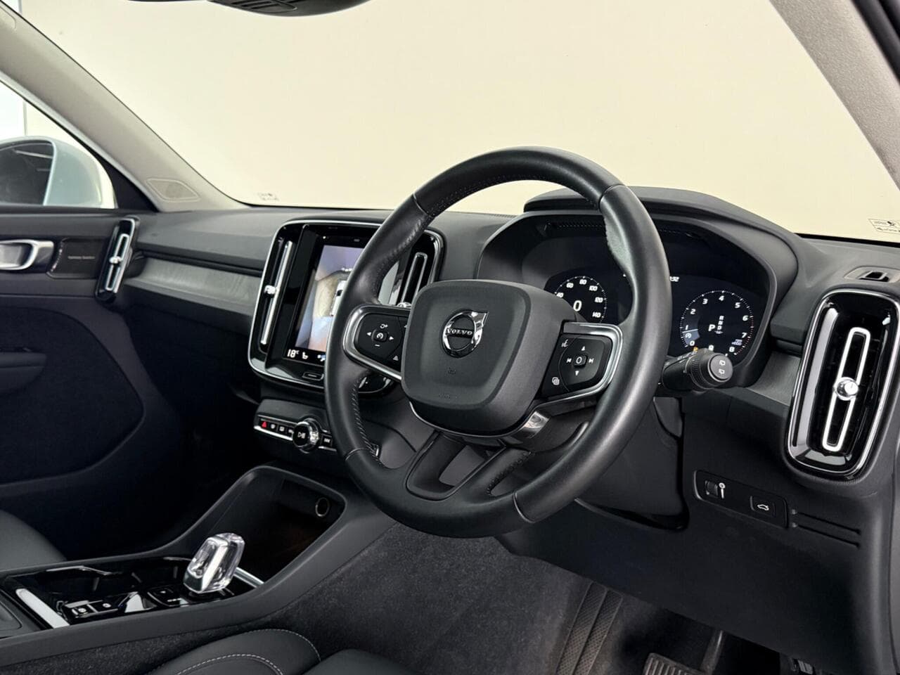 Volvo XC40 thumbnail Interior Front