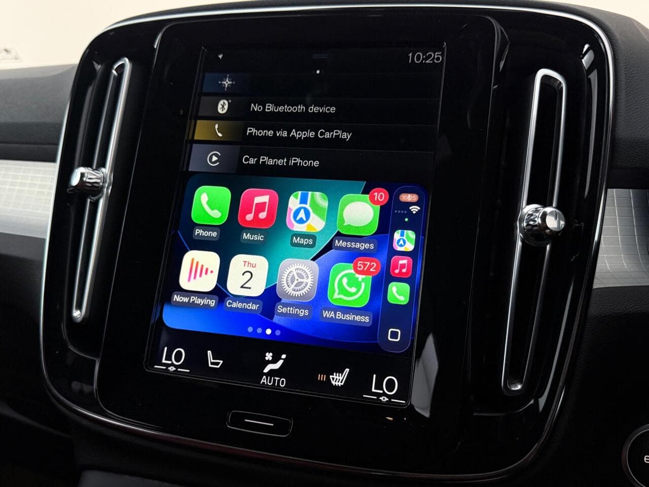 Volvo XC40 thumbnail Infotainment System