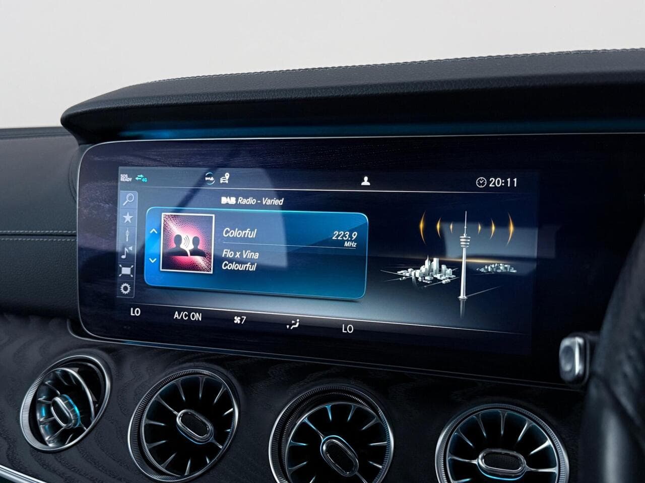 Mercedes-Benz E Class thumbnail Infotainment System