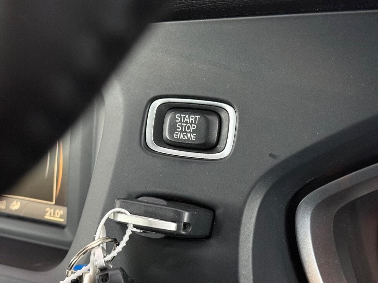 Volvo V40 Cross Country thumbnail Misc Controls
