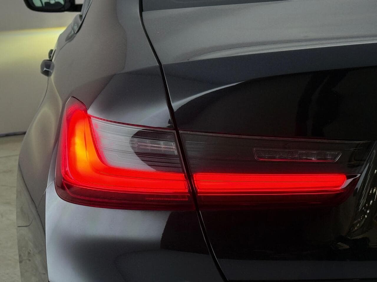 BMW 3 Series thumbnail Lights Rear