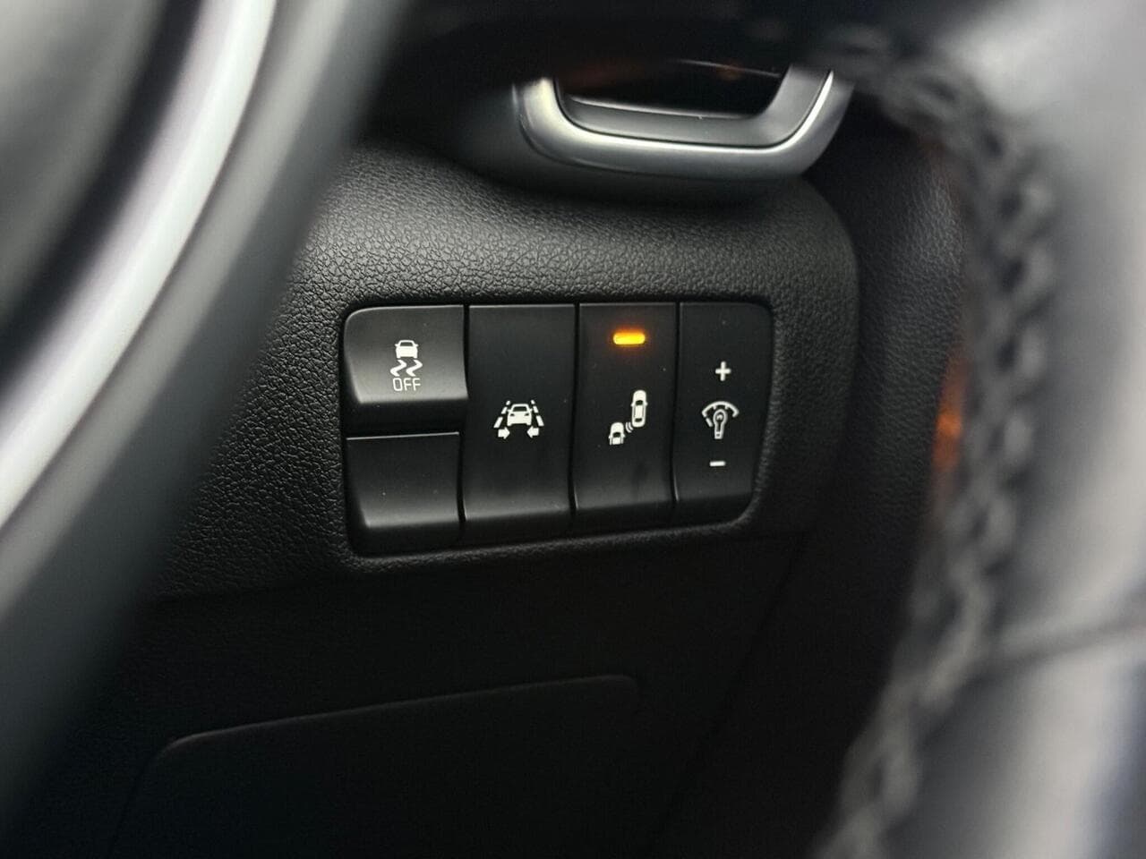 Kia Sportage thumbnail Misc Controls