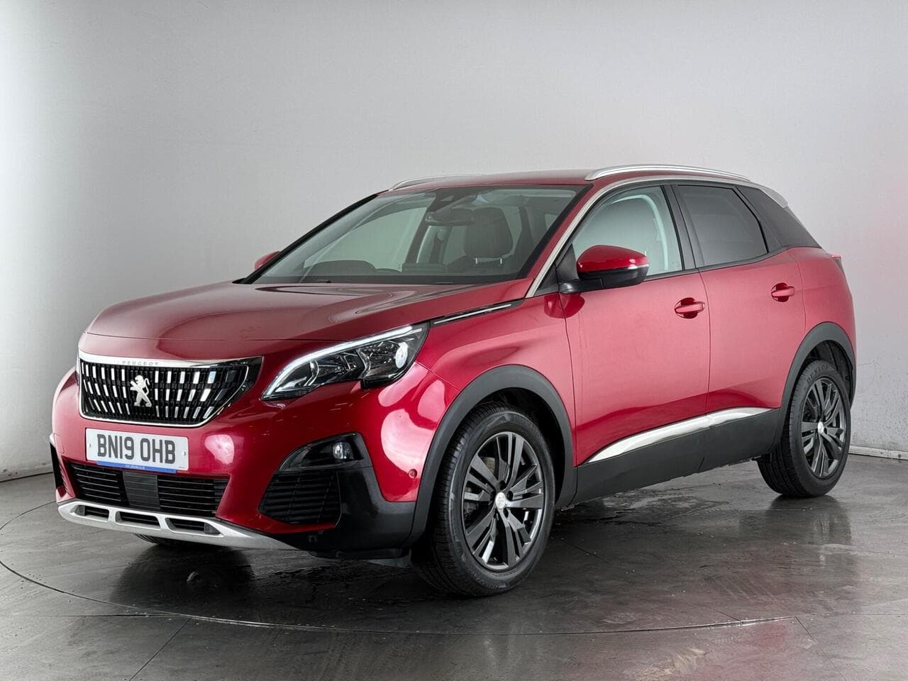 Peugeot 3008 thumbnail Front Left