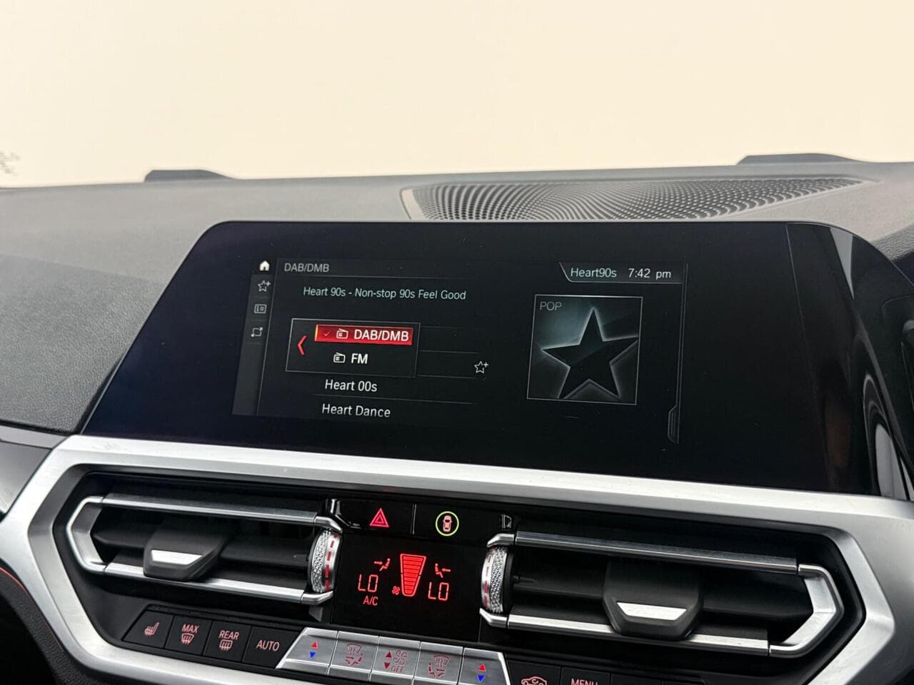 BMW 3 Series thumbnail Infotainment System