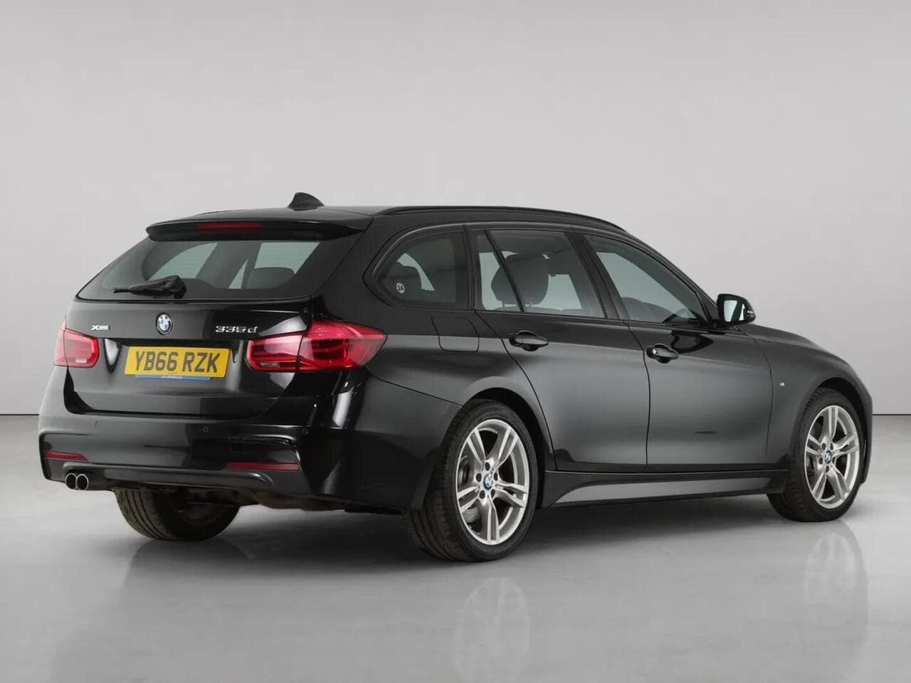 BMW 3 Series thumbnail Rear Right