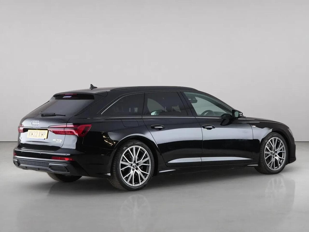 Audi A6 Avant thumbnail Side Right