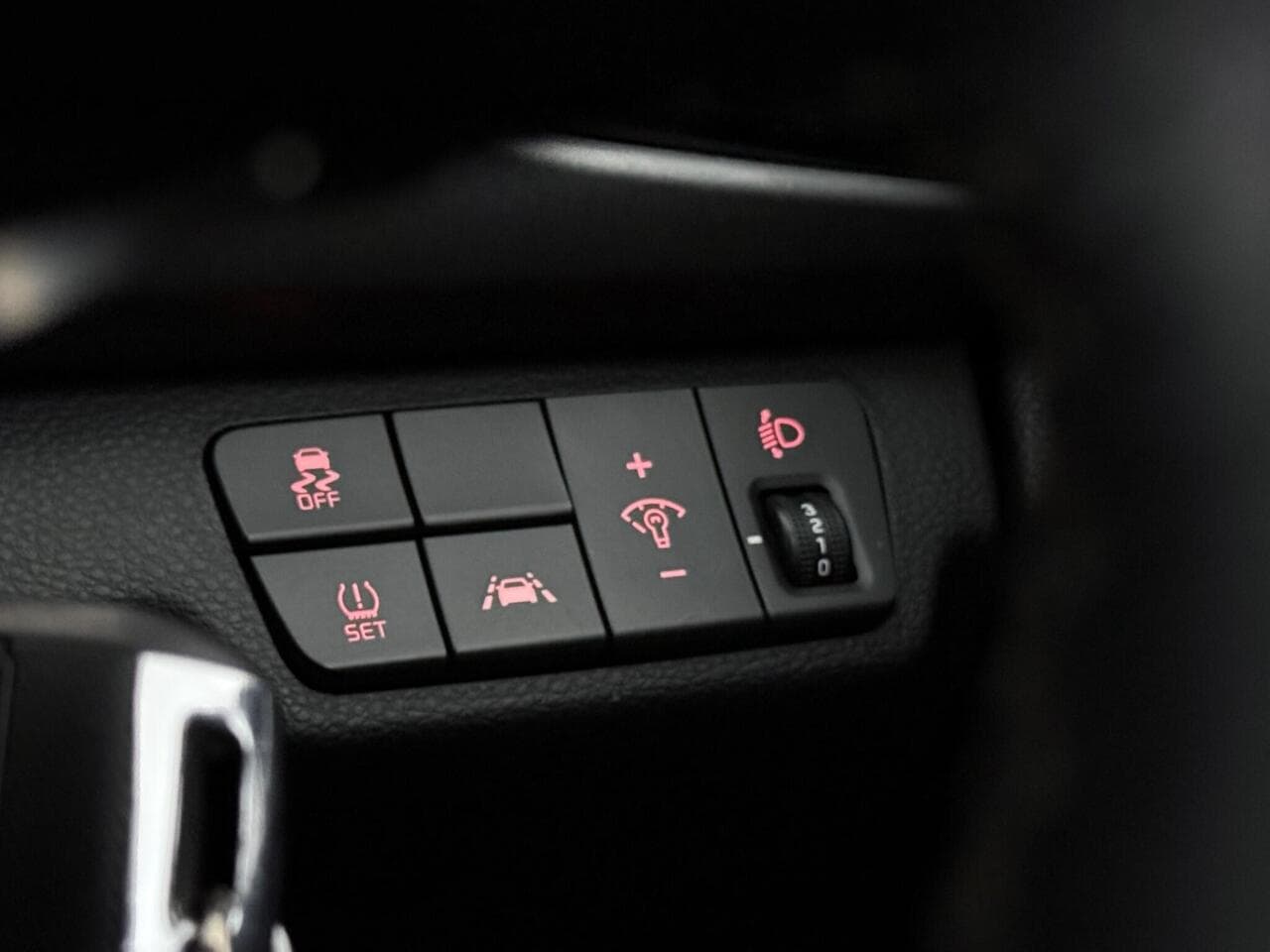 Kia Rio thumbnail Misc Controls