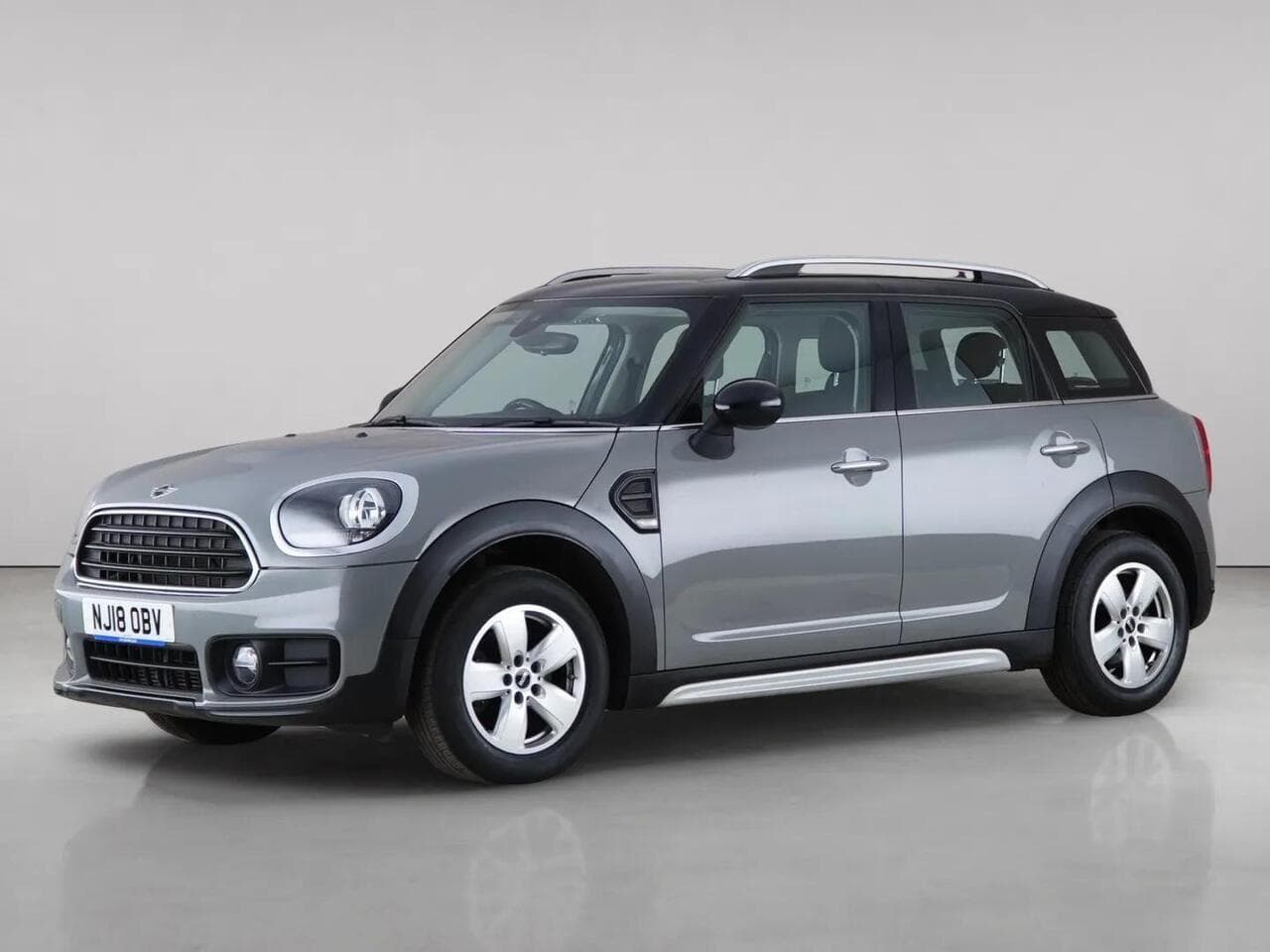 MINI Countryman thumbnail Front Left