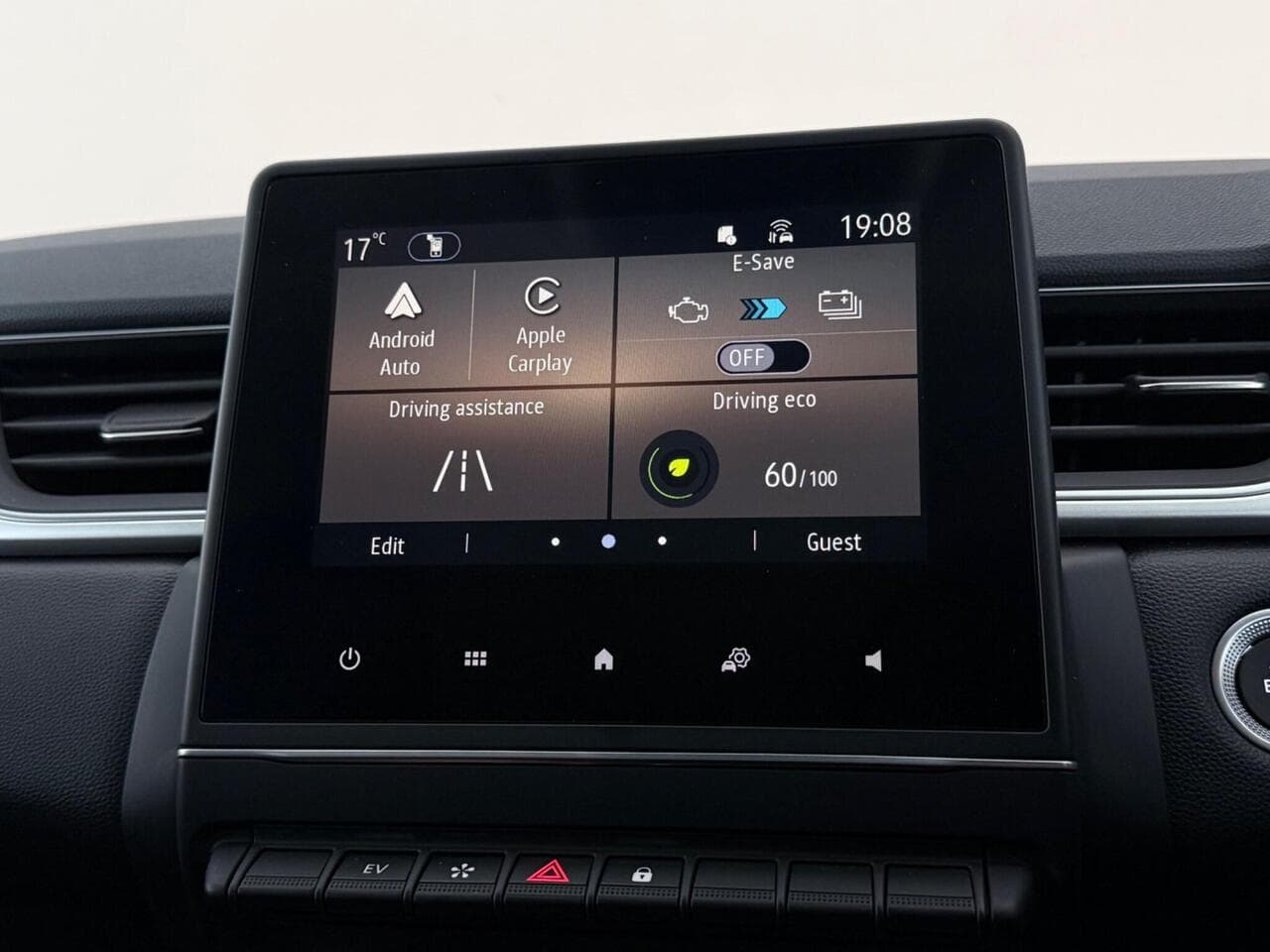 Renault Captur thumbnail Infotainment System