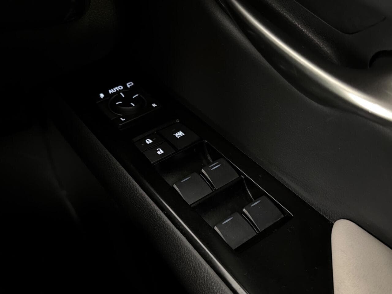 Lexus UX thumbnail Misc Controls