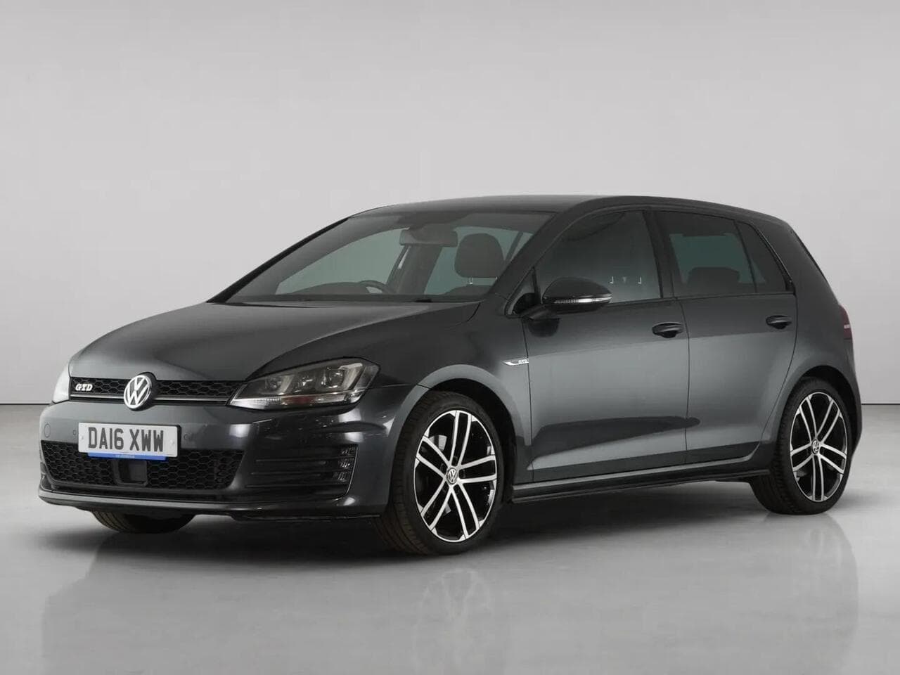 Volkswagen Golf thumbnail Front Left