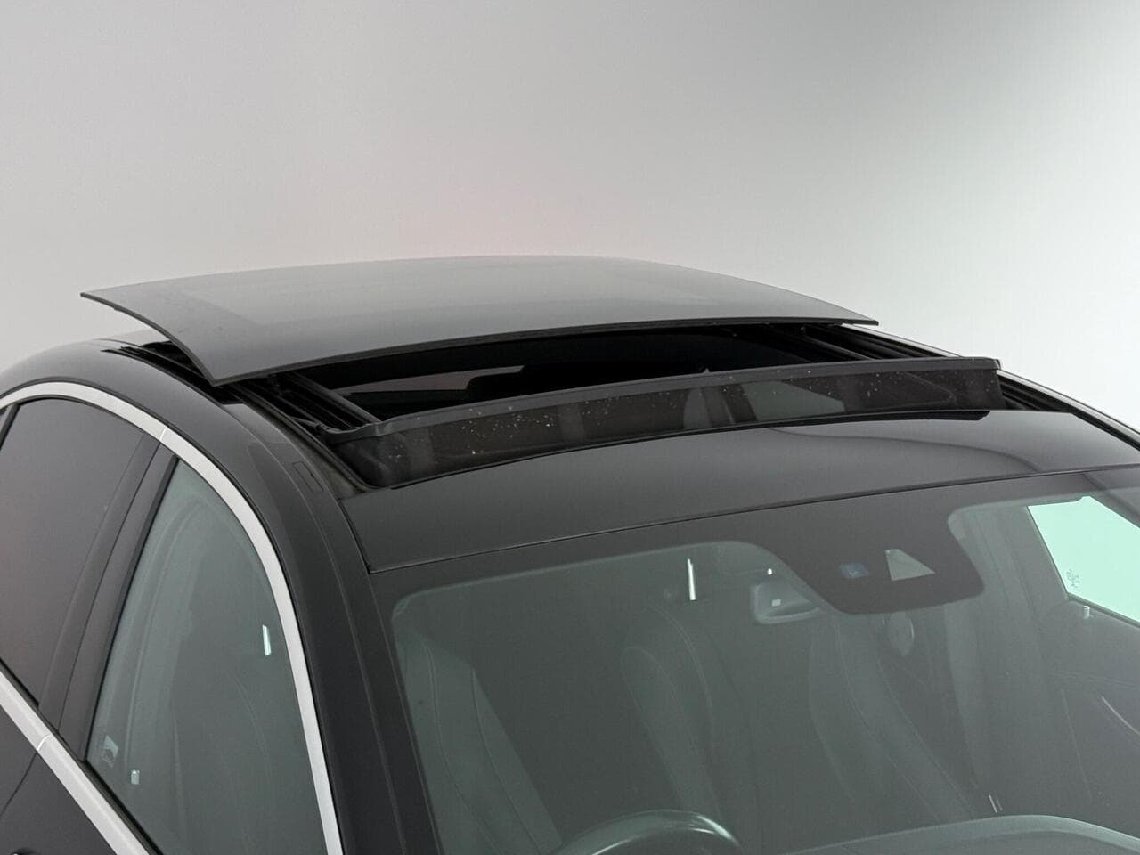 Mercedes-Benz E Class thumbnail Roof