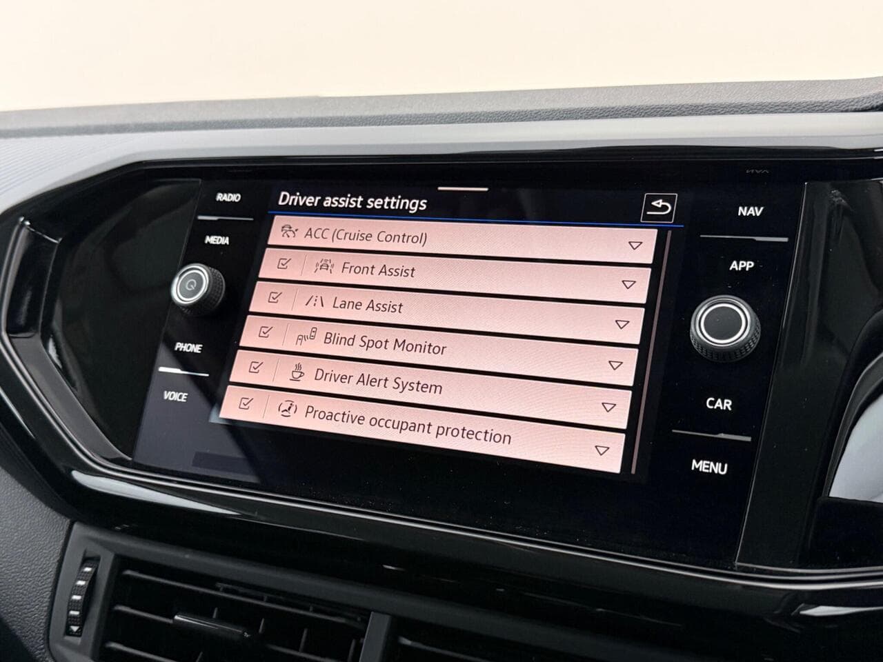 Volkswagen T-Cross thumbnail Infotainment System
