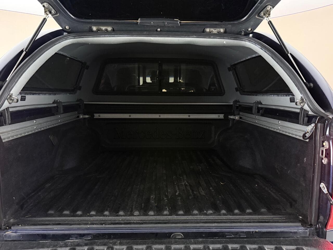 Mercedes-Benz X Class thumbnail Boot