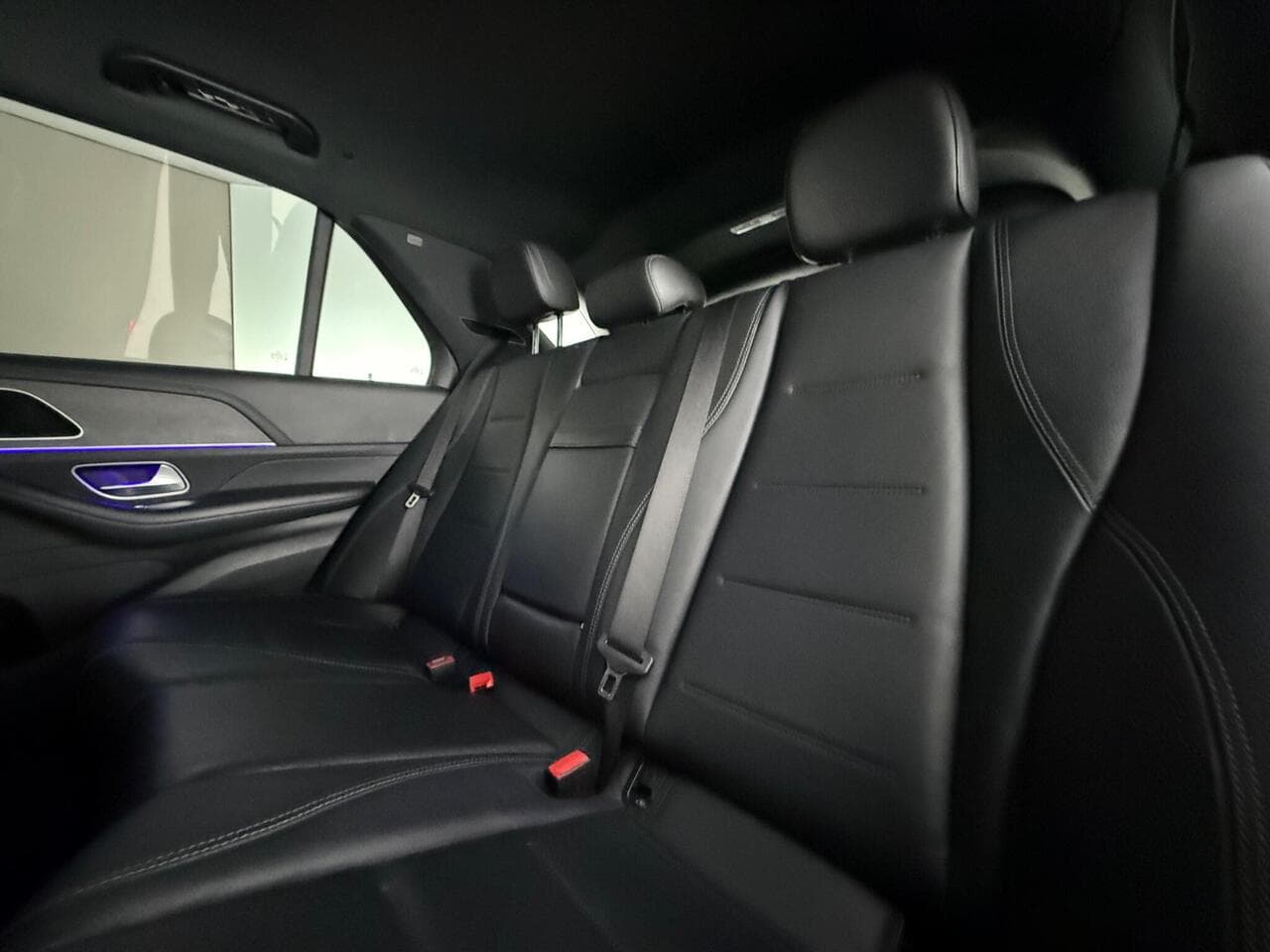 Mercedes-Benz GLE thumbnail Seats Rear