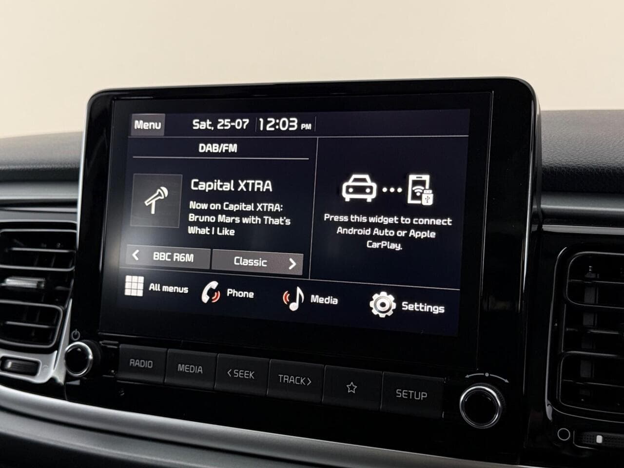 Kia Rio thumbnail Infotainment System