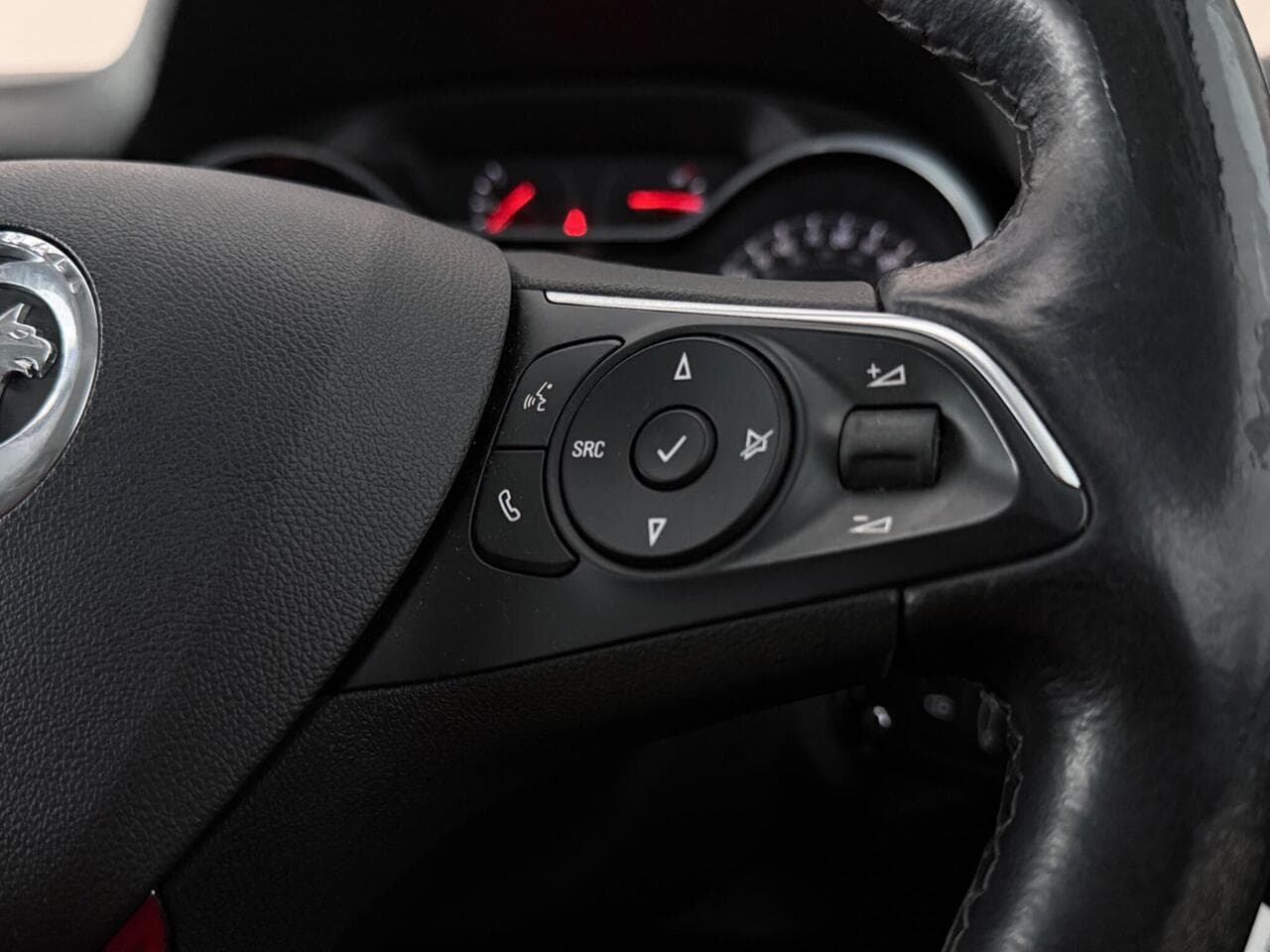 Vauxhall Grandland X thumbnail Misc Controls