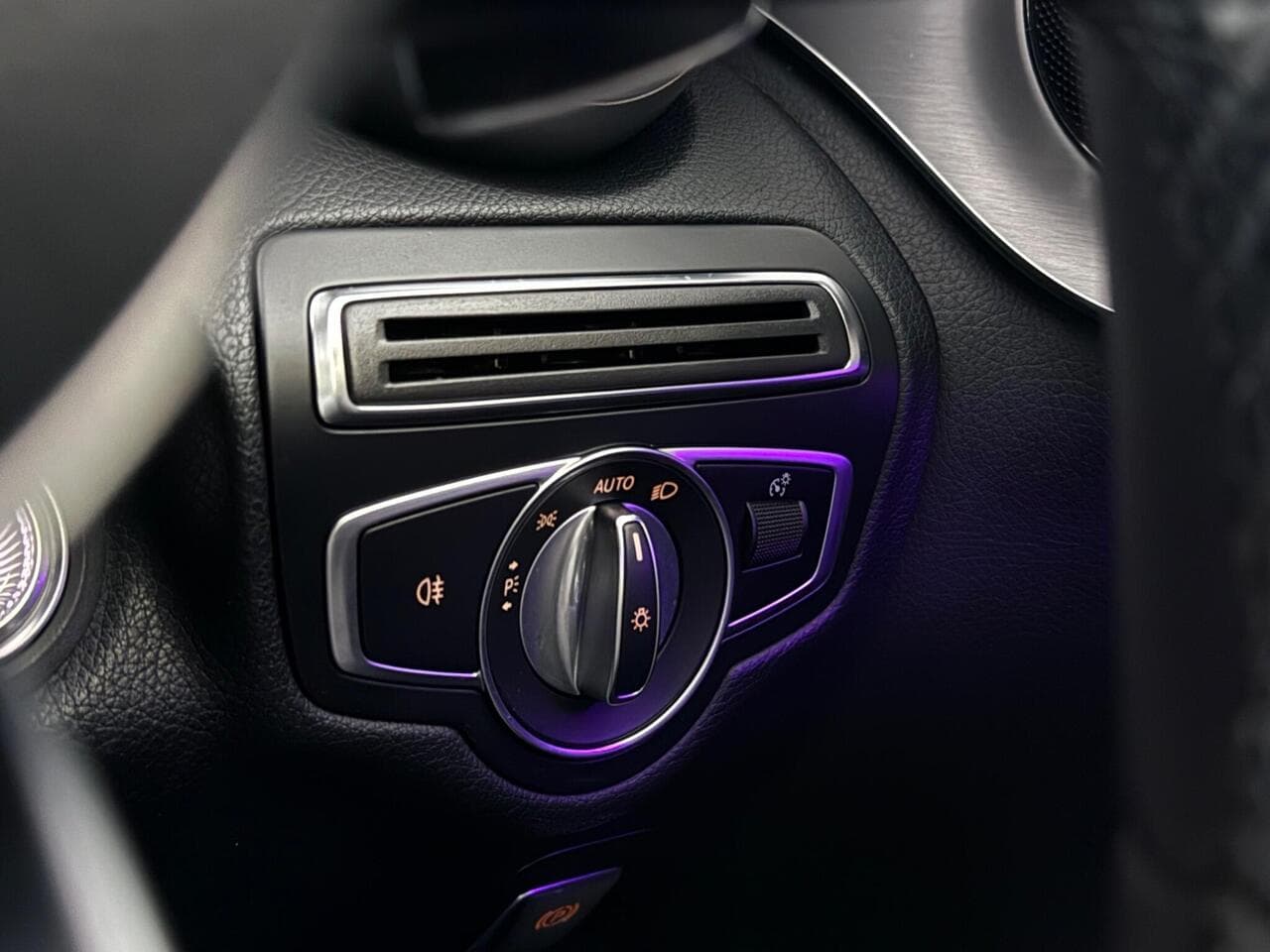 Mercedes-Benz C Class thumbnail Misc Controls