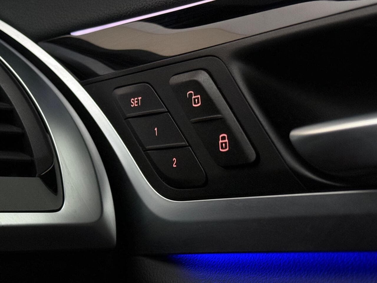 BMW X4 thumbnail Misc Controls