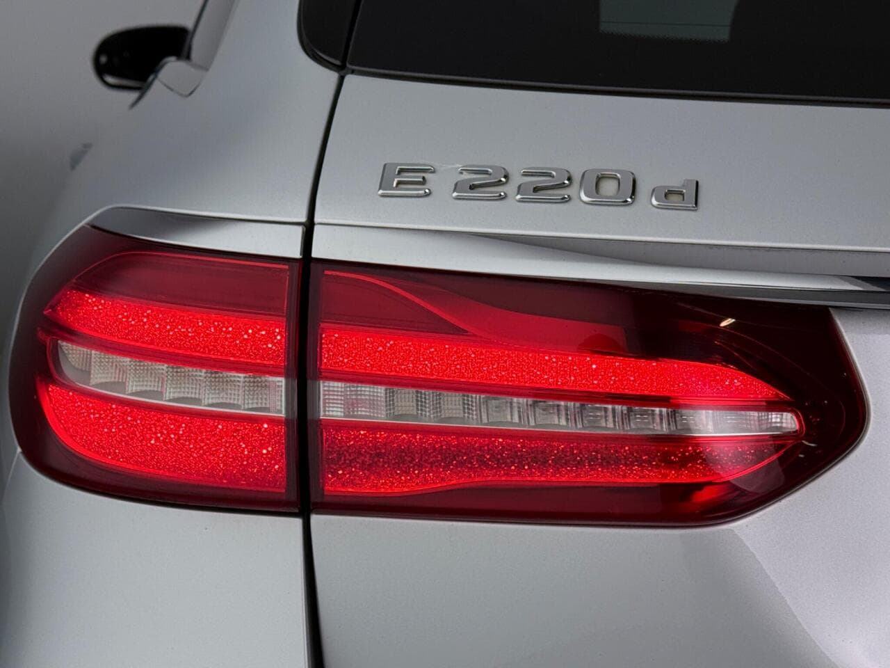 Mercedes-Benz E Class thumbnail Lights Rear
