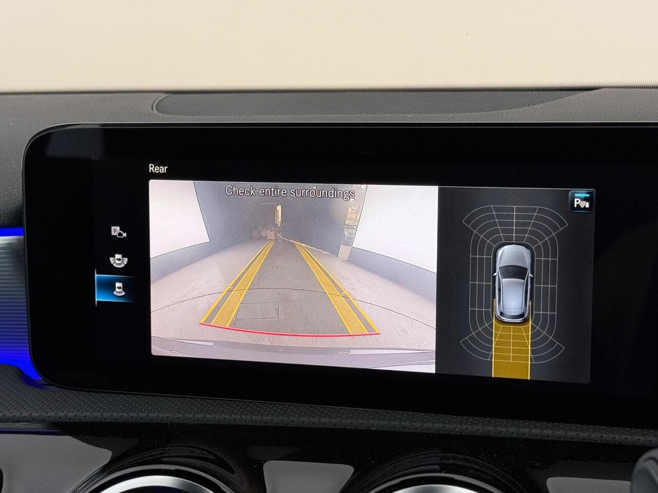 Mercedes-Benz A Class thumbnail Infotainment System