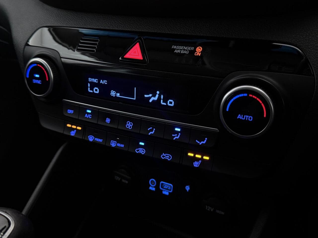 Hyundai TUCSON thumbnail Infotainment System