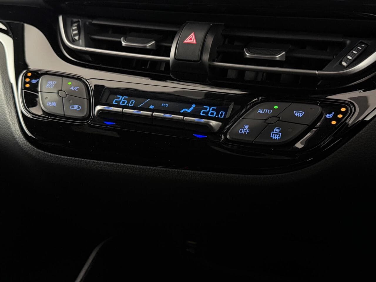Toyota C-HR thumbnail Infotainment System