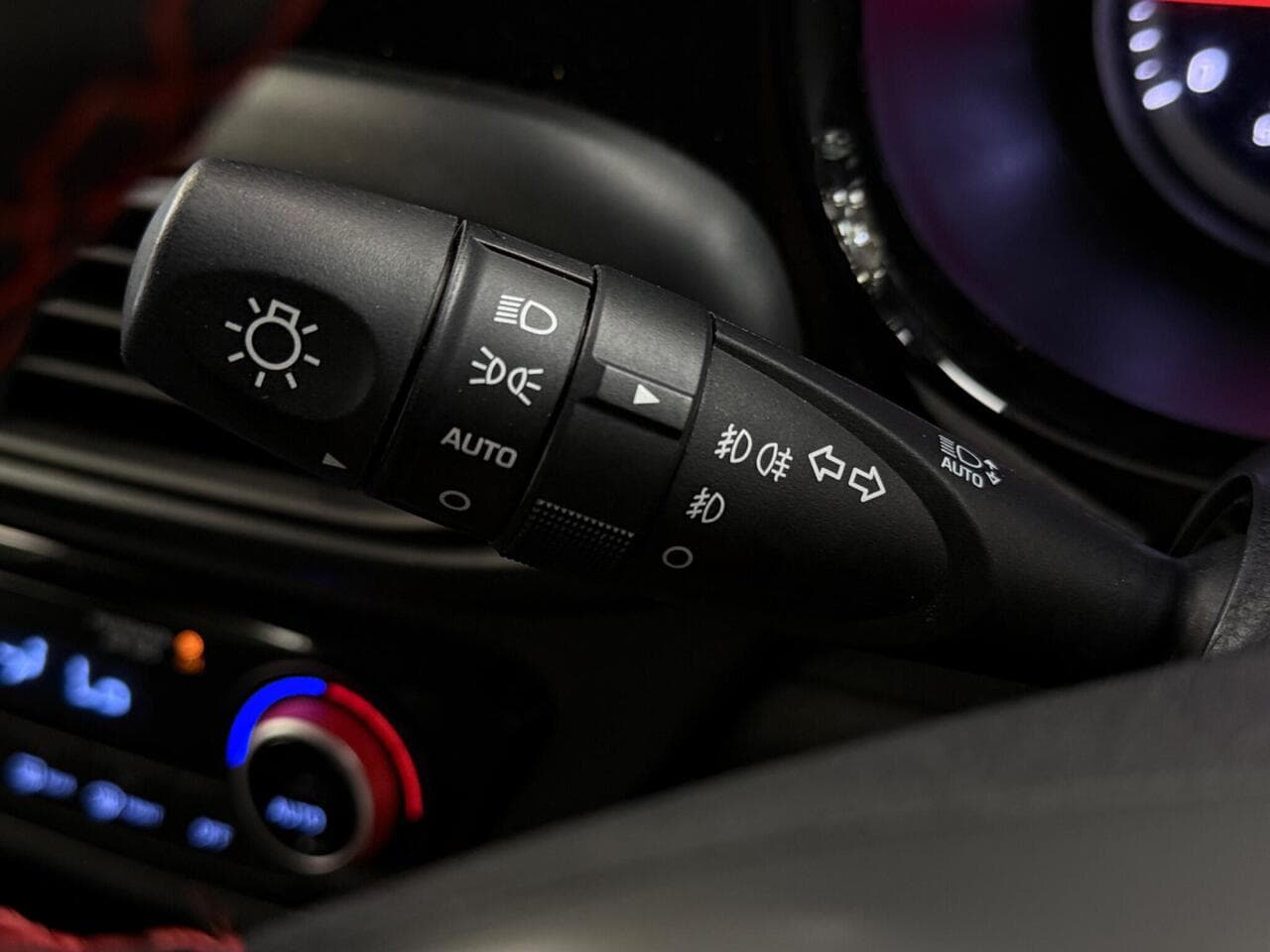 Hyundai i10 thumbnail Misc Controls