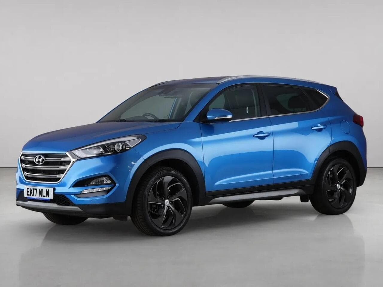 Hyundai TUCSON thumbnail Front Left