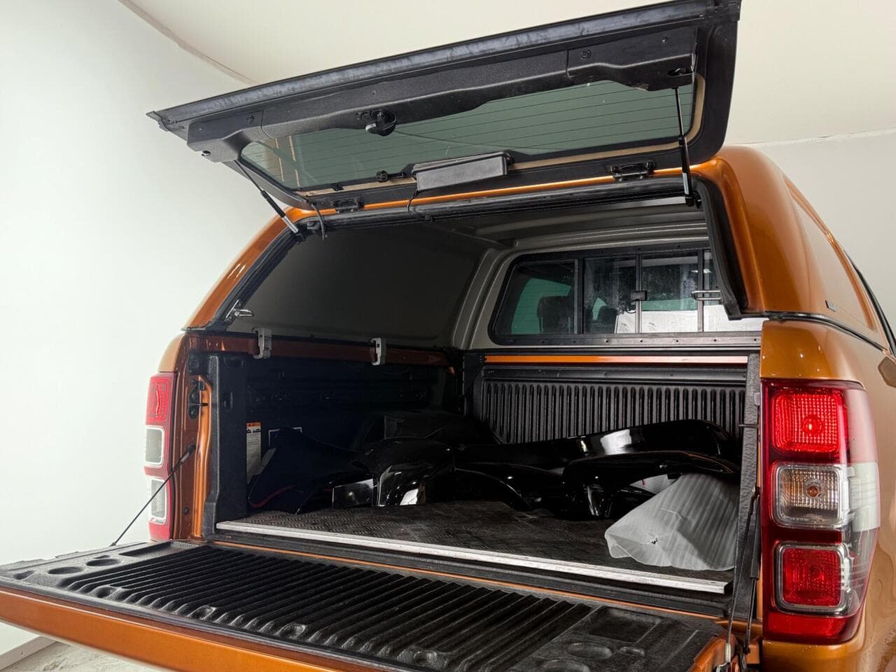 Ford Ranger thumbnail Cargo Space