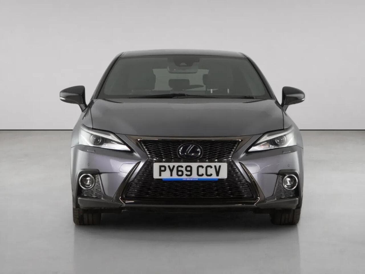 Lexus CT thumbnail Front
