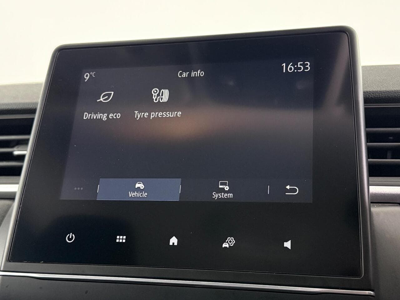 Renault Captur thumbnail Infotainment System