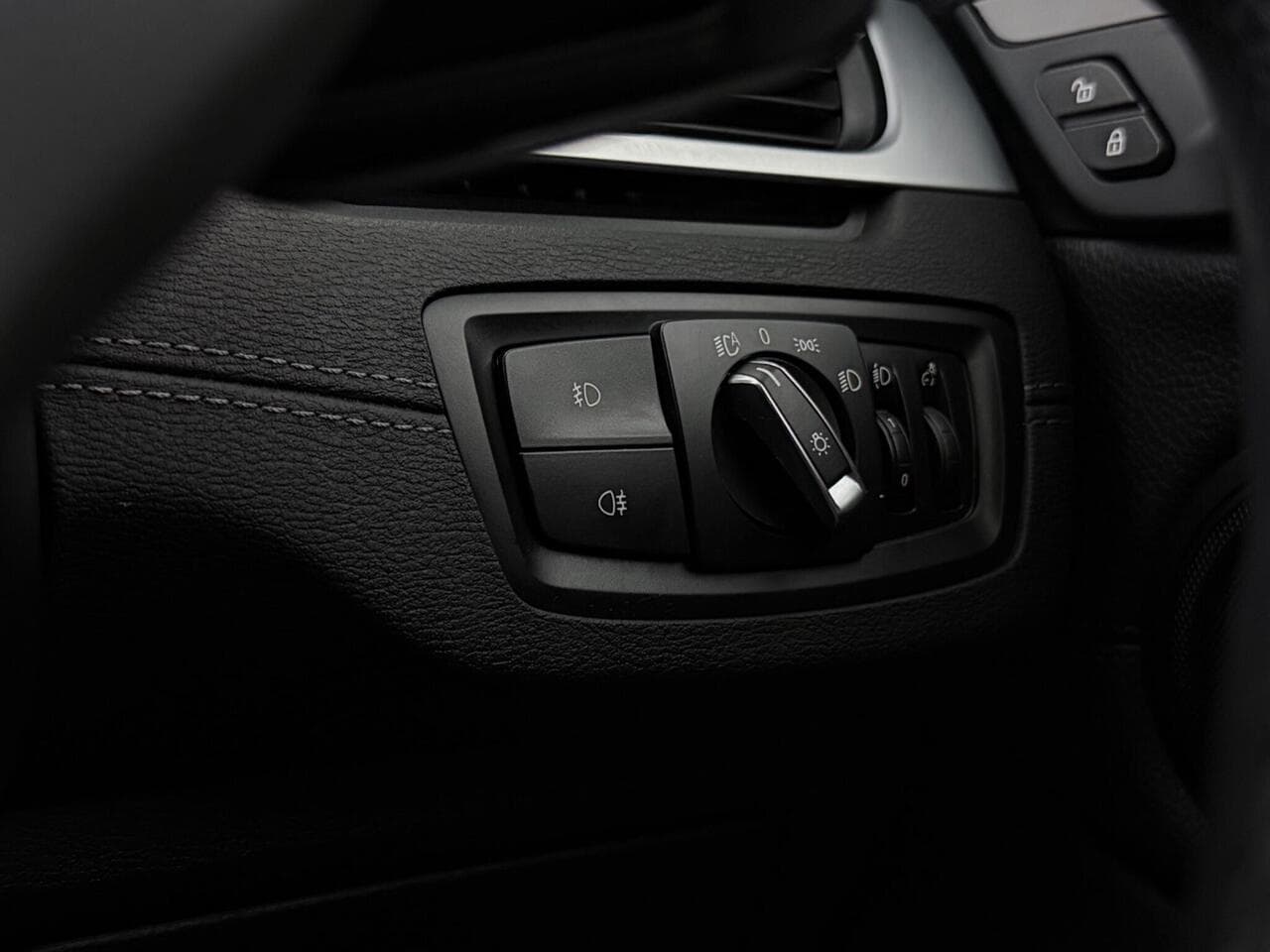 BMW X1 thumbnail Misc Controls