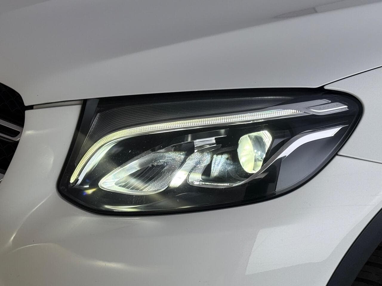 Mercedes-Benz GLC thumbnail Lights Front
