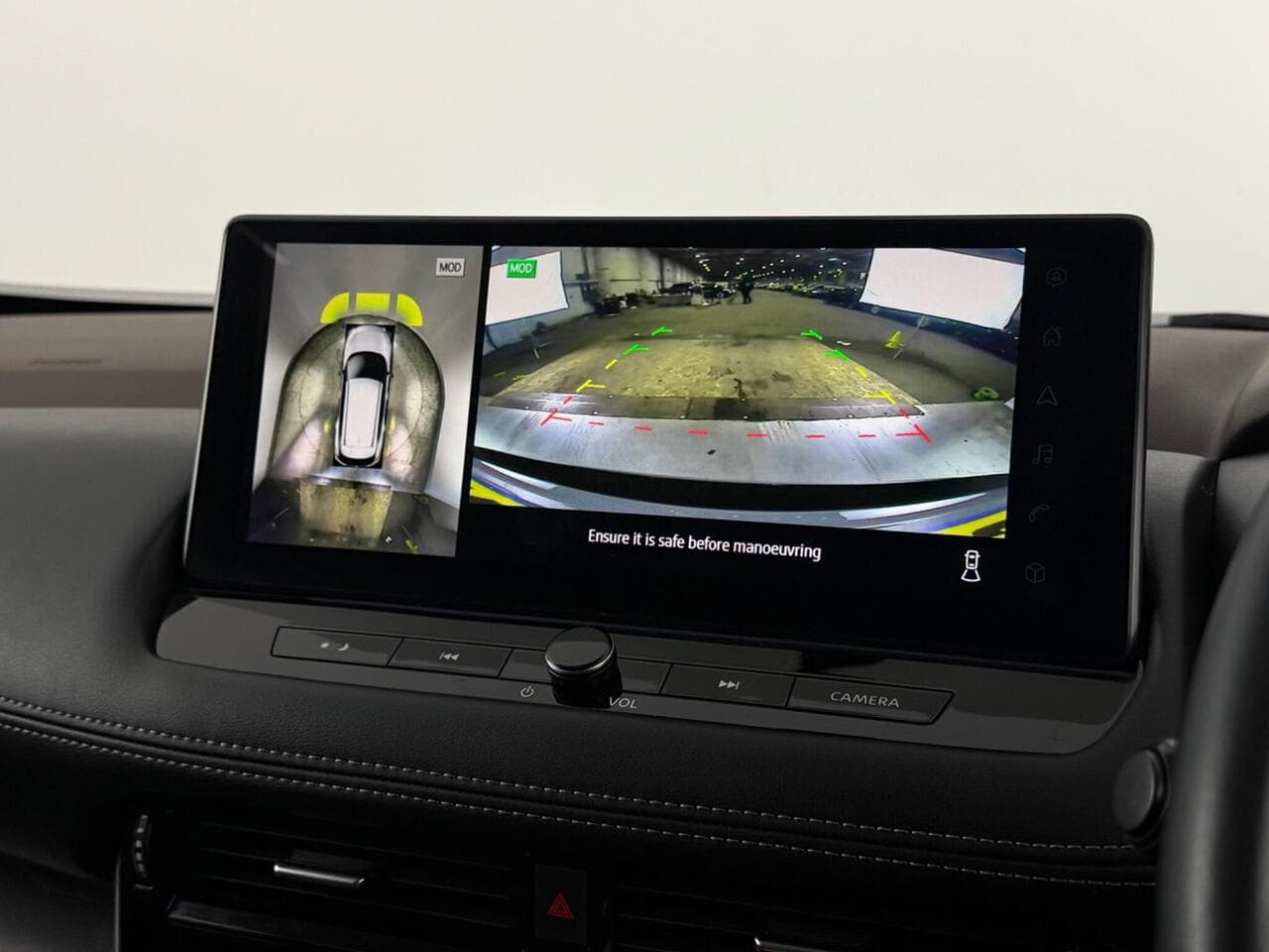 Nissan X-Trail thumbnail Infotainment System