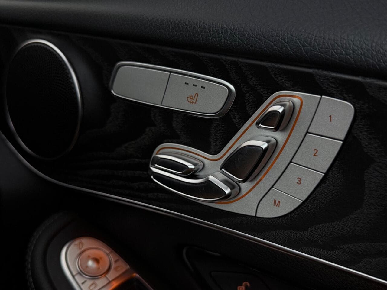 Mercedes-Benz GLC thumbnail Misc Controls