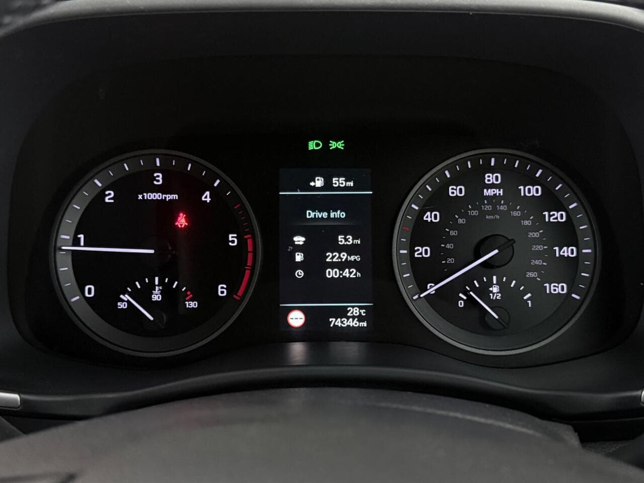 Hyundai TUCSON thumbnail Driver Instruments