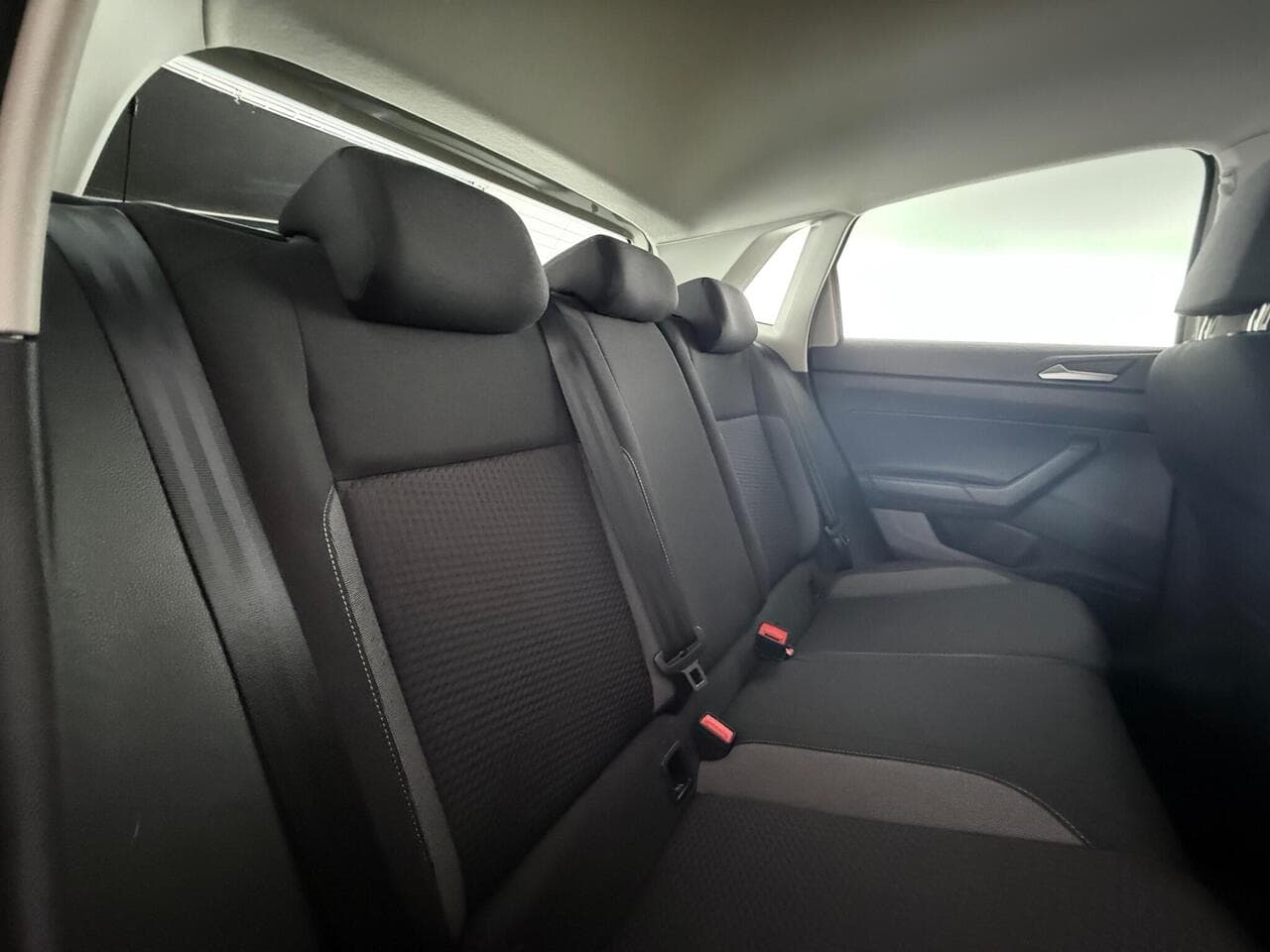 Volkswagen Polo thumbnail Seats Rear