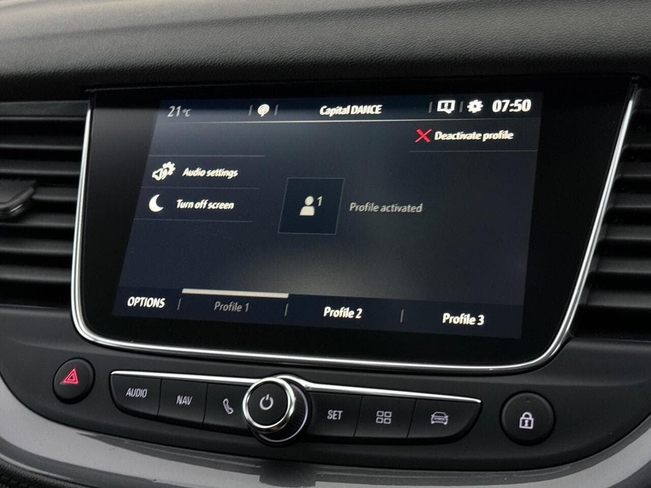 Vauxhall Grandland X thumbnail Infotainment System