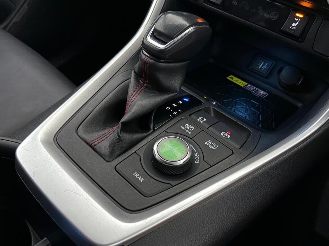 Toyota RAV4 thumbnail Interior Front