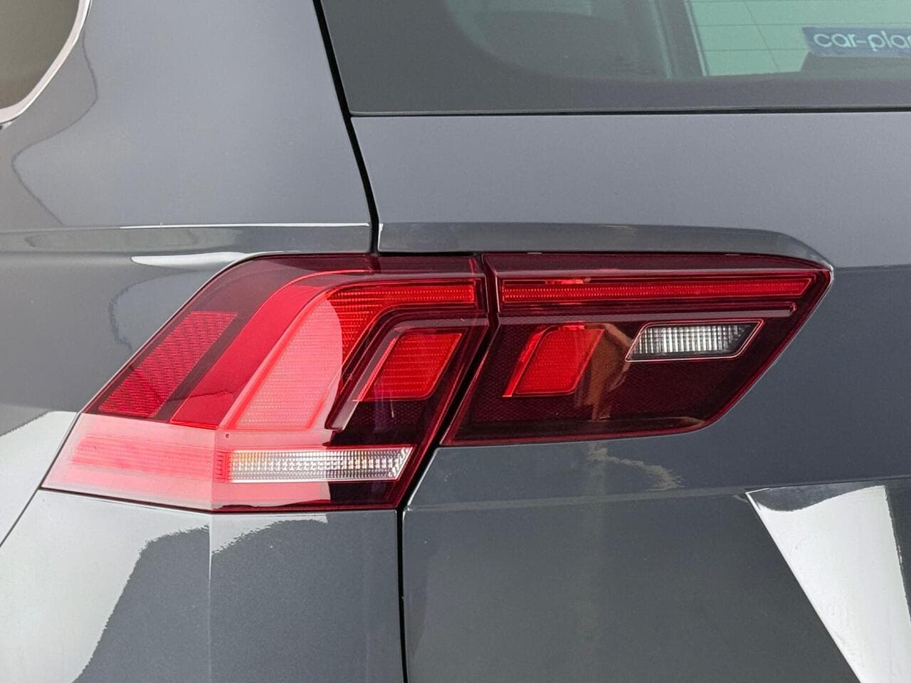 Volkswagen Tiguan thumbnail Lights Rear