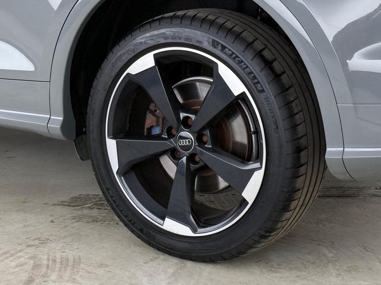 Audi Q5 thumbnail Wheel