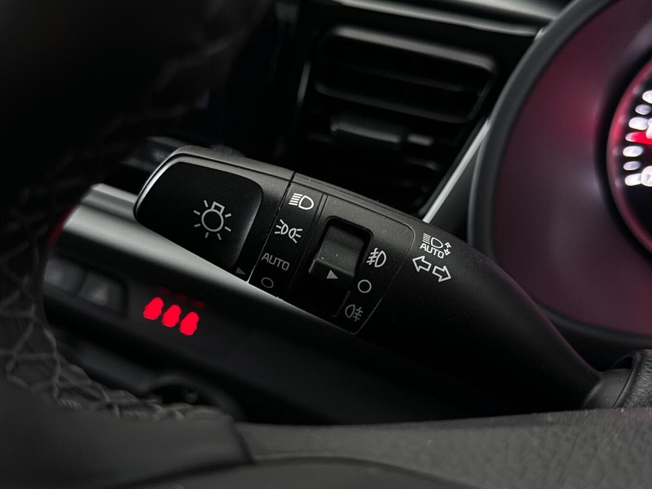 Kia Rio thumbnail Misc Controls